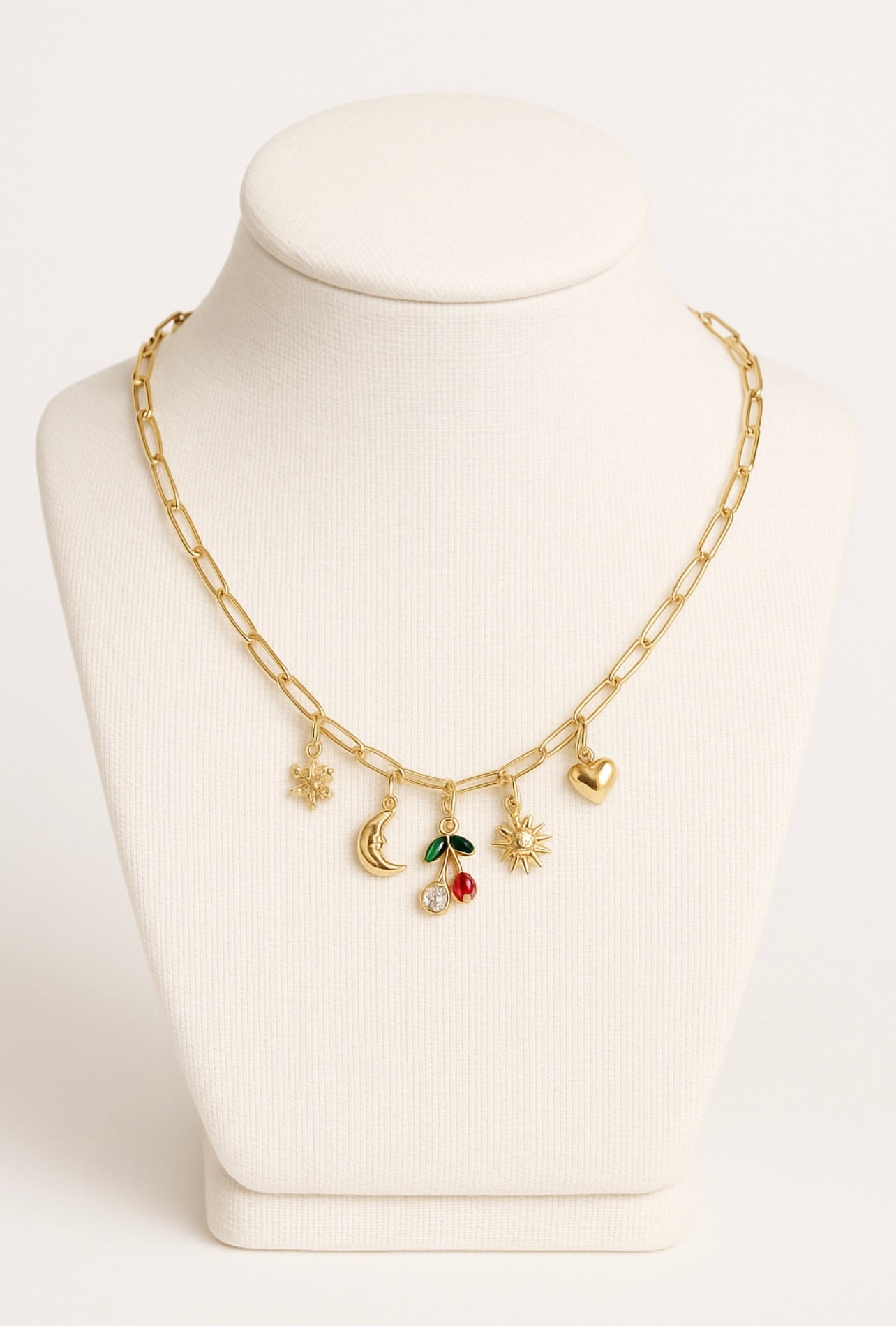 Collier doré à pendentifs charms – Lune, Soleil & Cœur