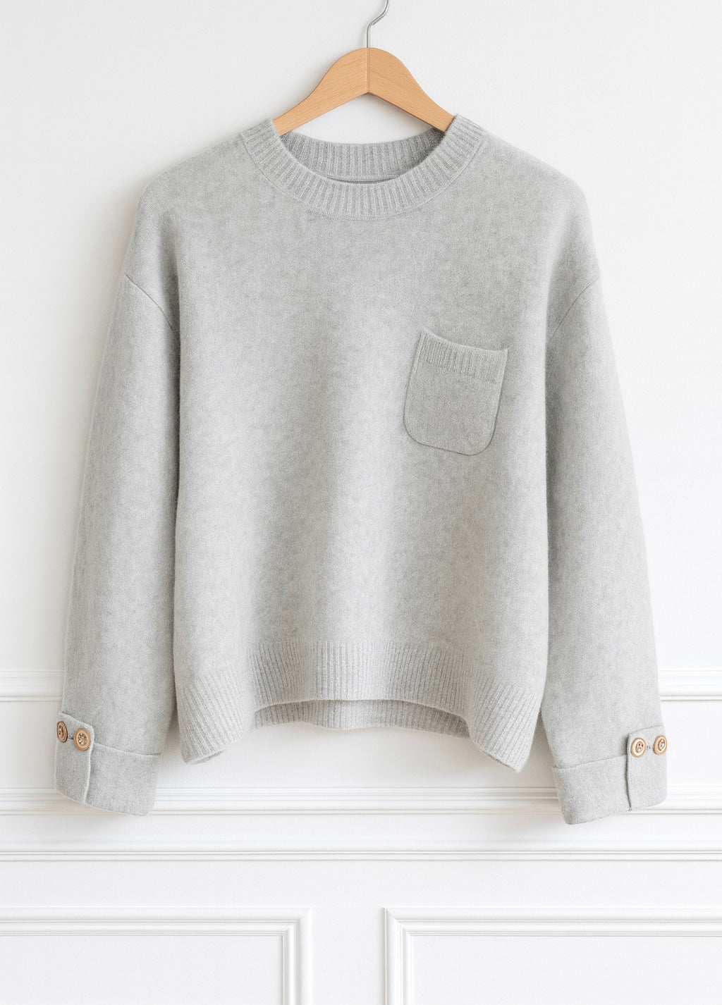 Pull en maille uni avec détails boutons – Gris clair