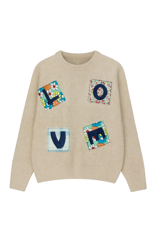 Pull en maille avec motifs "LOVE" – Beige