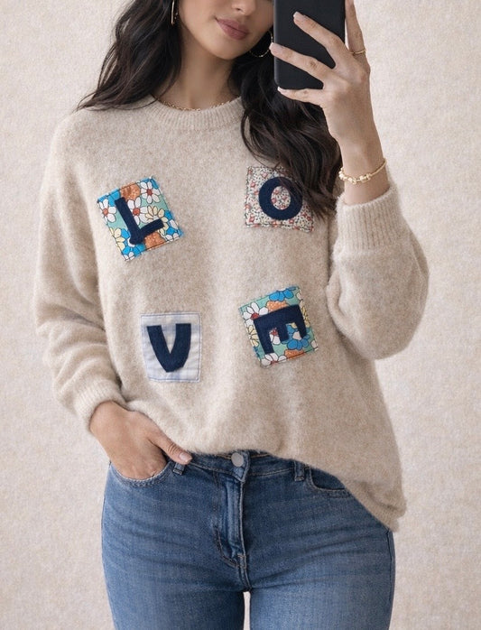 Pull en maille avec motifs "LOVE" – Beige