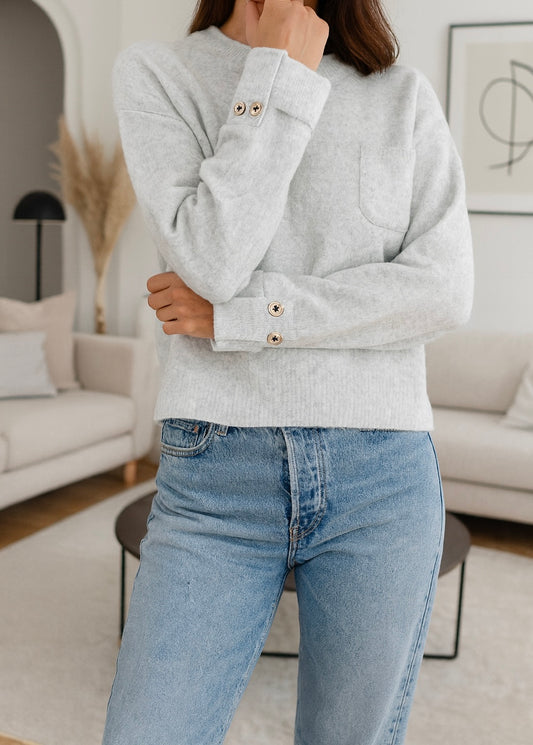 Pull en maille uni avec détails boutons – Gris clair