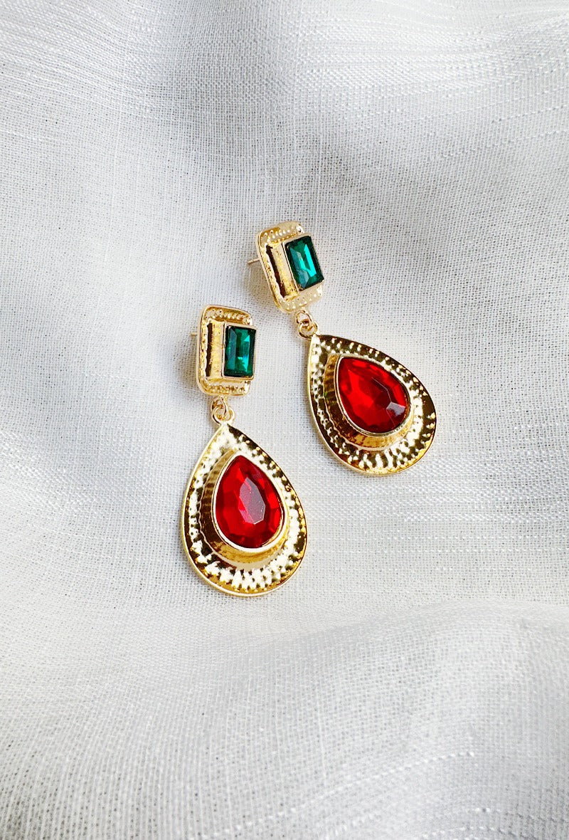Boucles d’oreilles pendantes rouges & vertes – Dorées