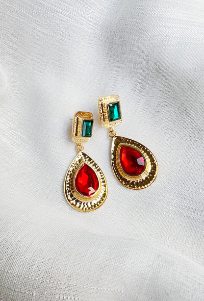Boucles d’oreilles pendantes rouges & vertes – Dorées